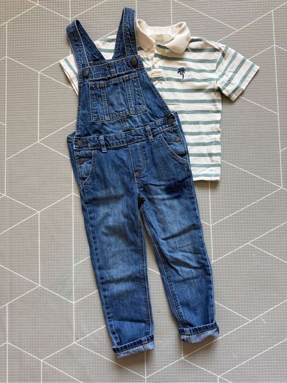 GAP|Baby girl/toddler set,Blue Denim Overalls & striped collar tee•••size 3-4T